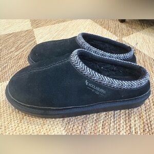 Koolaburra by UGG Boys black clogs